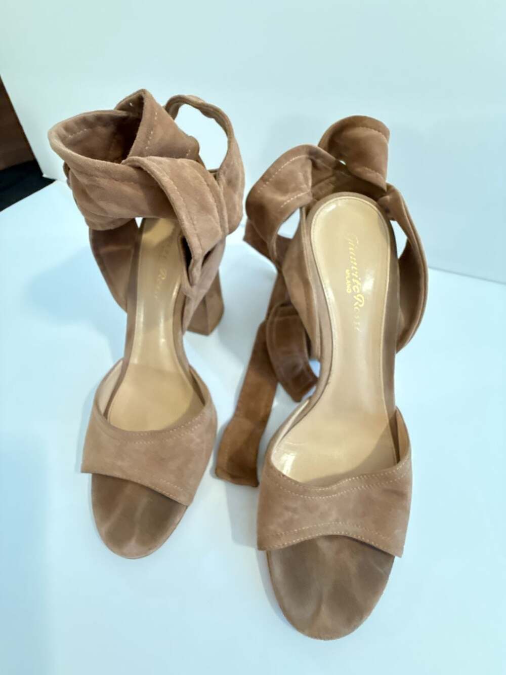Gianvito Rossi Leather Pumps - Neutrals Pumps, Shoes - GIT109188
